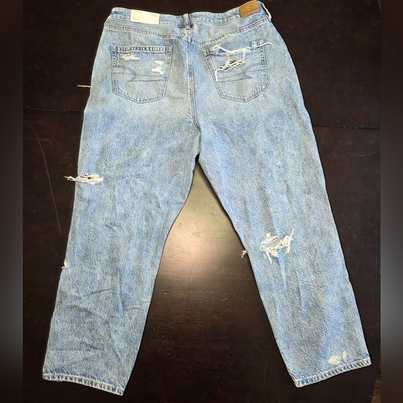 American Eagle Mom Jeans Womens Size 16  Light Blue Distressed - Picture 6 of 7